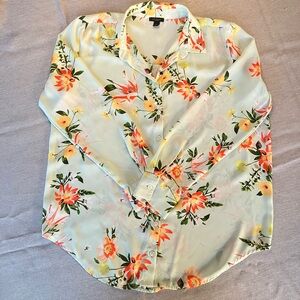 Ann Taylor factory mint greenFloral Women's button down long sleeve spring Top